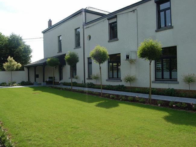 Guesthouse Les Tilleuls Fleurus Exteriör bild